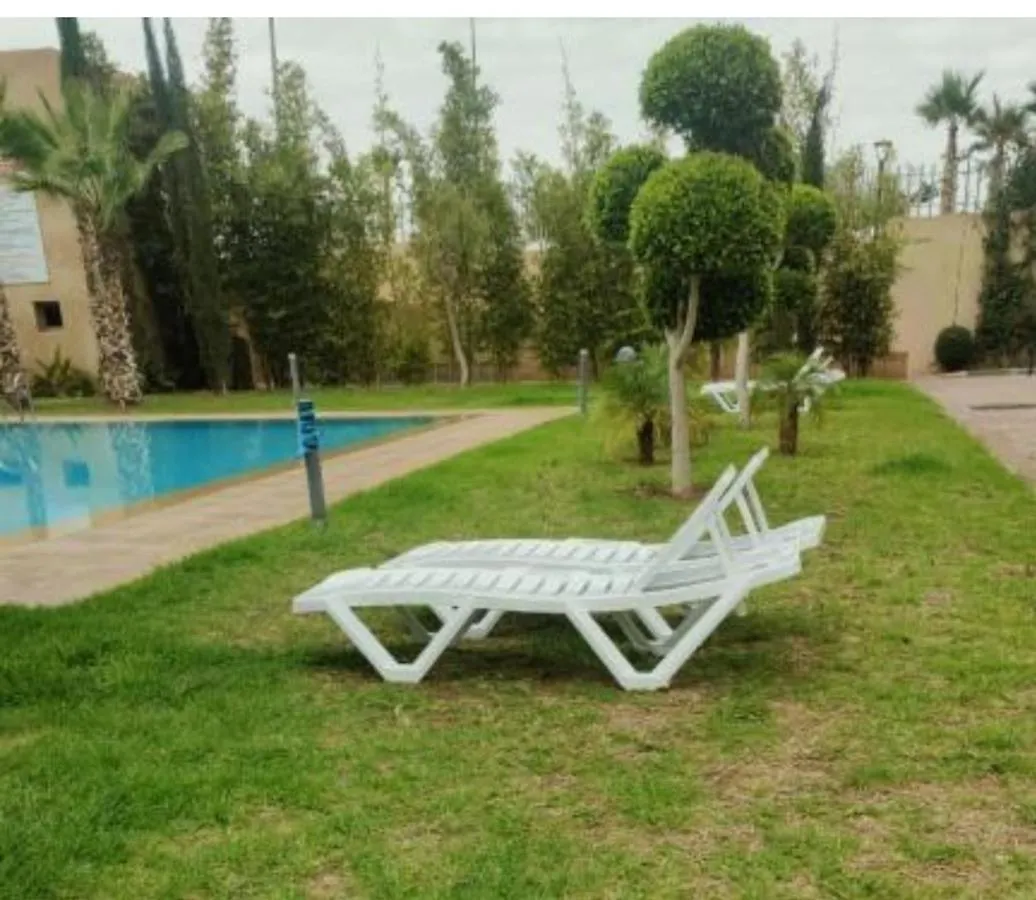 Un Elegant Appartement Meuble A Louer A Marrakech Avec Deux Piscines Et Une Vue Magnifique Marrakesh Marokko