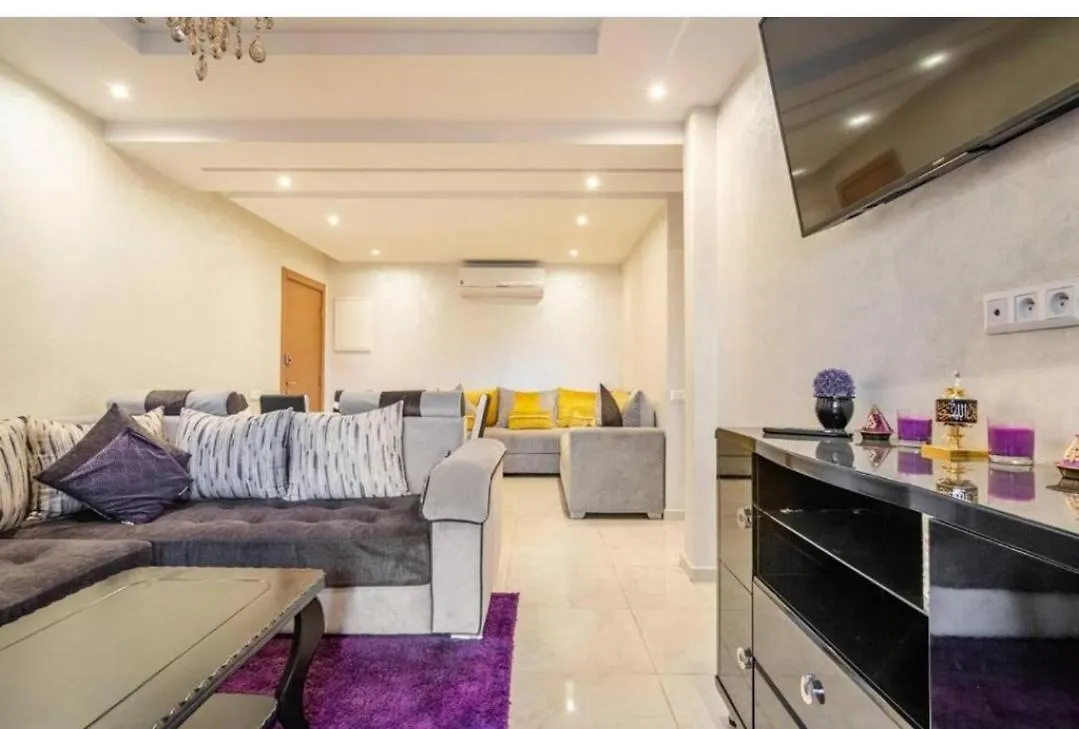 Un Elegant Appartement Meuble A Louer A Marrakech Avec Deux Piscines Et Une Vue Magnifique Marrakesh